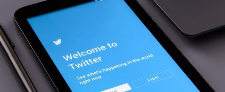 What Are the Pros and Cons of Buying Twitter Followers?